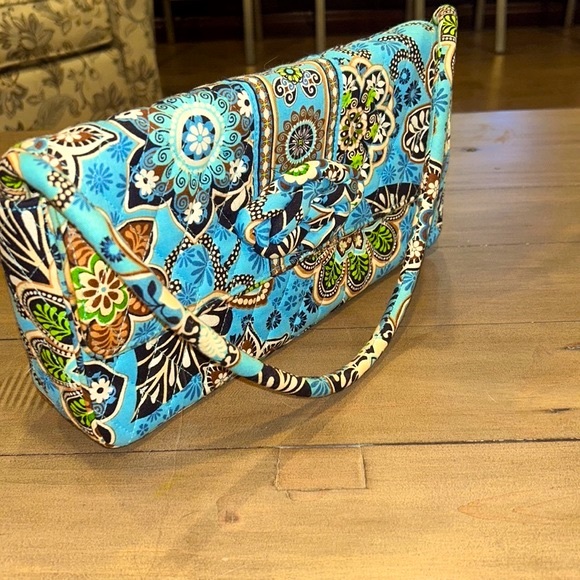 Vera Bradley Handbags - Vera Bradley Knot Just A Clutch Bali Blue